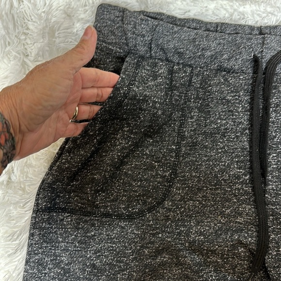 Bobbie Brooks Women 1X Capri Cargo Sweat Pants Grey Elastic Waist- NEW Plus Size - Picture 5 of 8